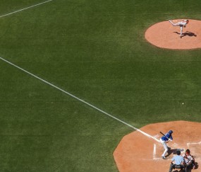 开云体育登录-绝杀之夜，詹姆斯与上海队的唯一性传奇—当王冠与东方曙光在NBA历史交汇