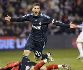 开云足球直播-年度焦点之战之夜，努涅斯进攻端无人可挡