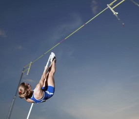 开云体育下载-极速之夜，当F1的轰鸣遇见德罗赞的沉默爆发—唯一性的自我证明