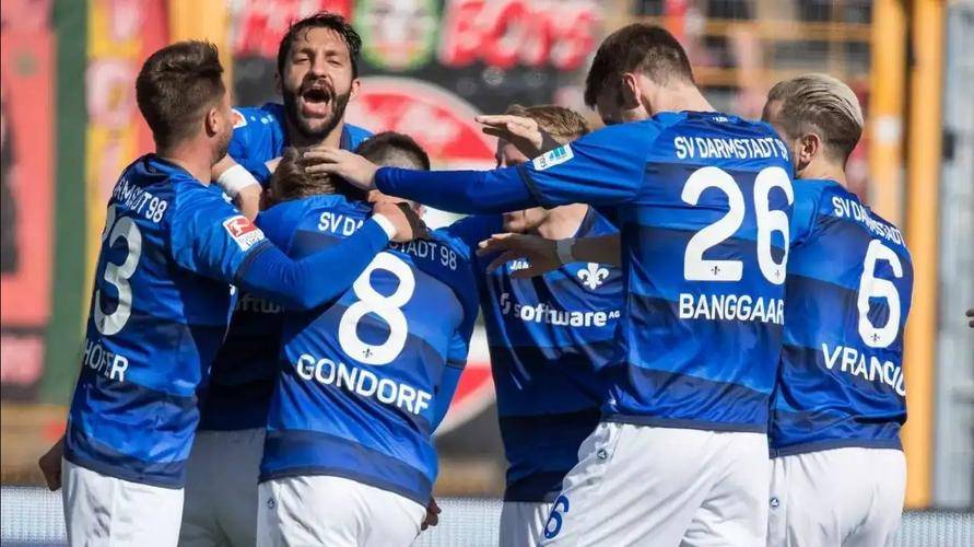 RB莱比锡主场大捷，领先优势持续扩大