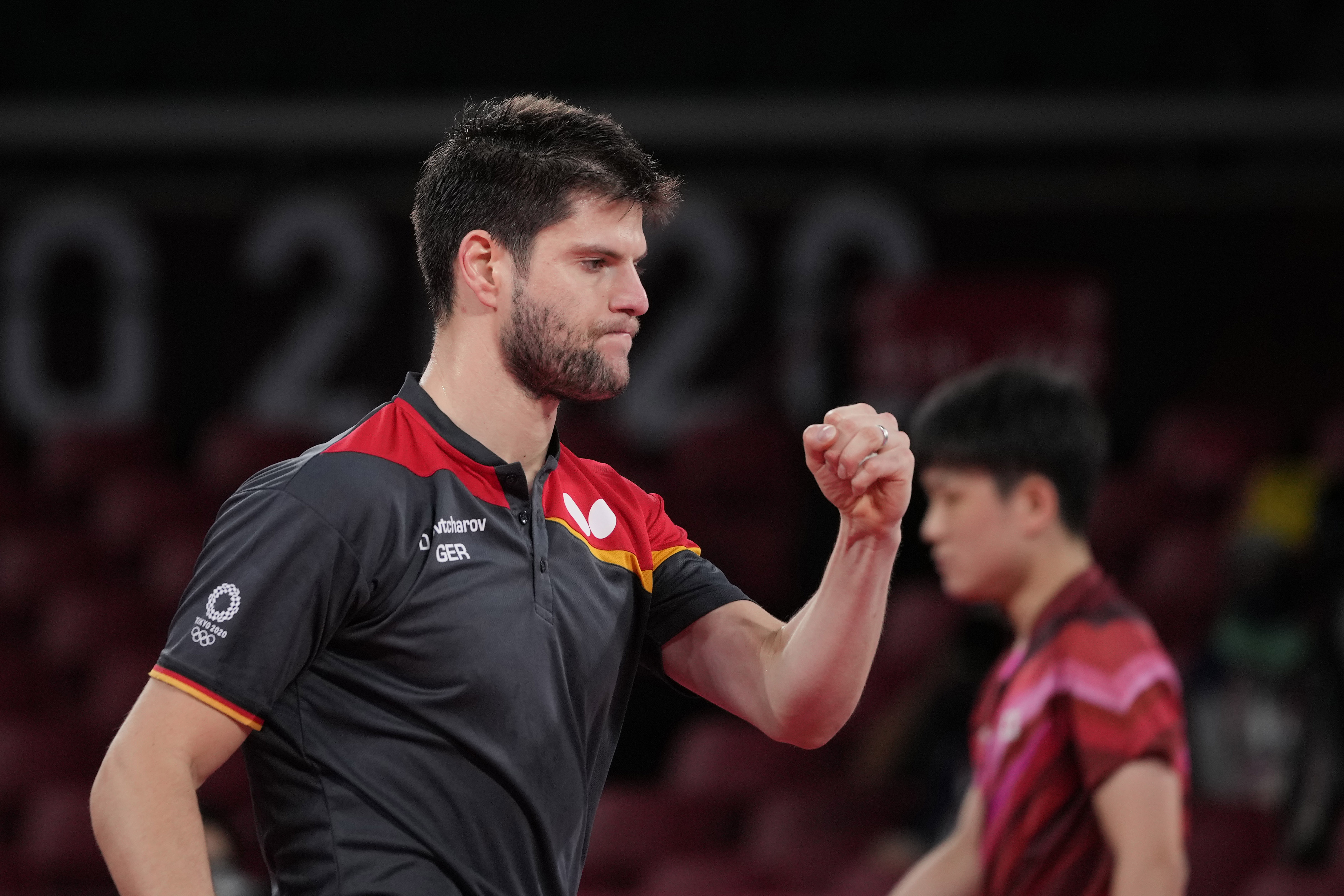 中国乒乓球队力克法国乒乓球队，波尔爆发神勇