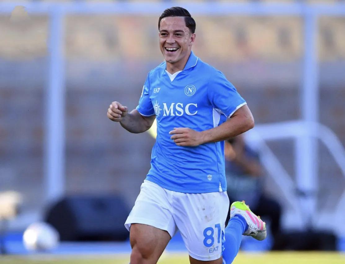 多特蒙德险胜那不勒斯，戈麦斯惊艳四座