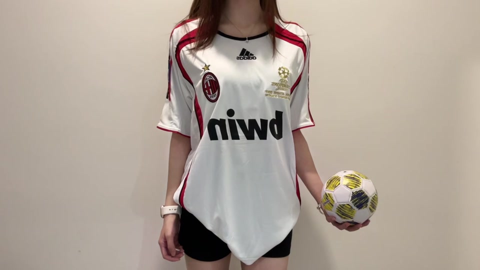 都灵俱乐部官方商店推出新款球衣