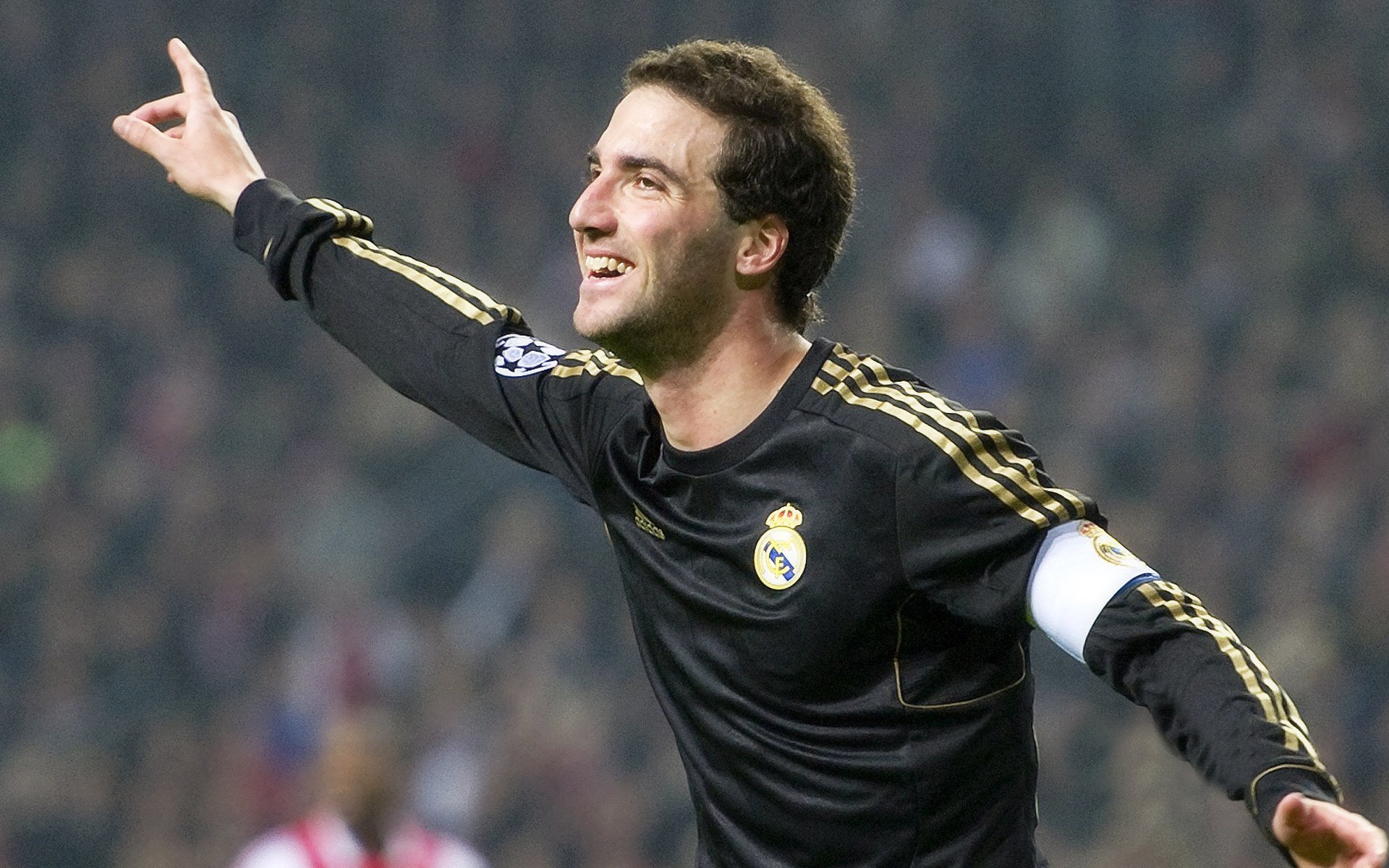 法拉利碾压威廉姆斯，塞恩斯扛起全队，红魔复兴的坚实一步